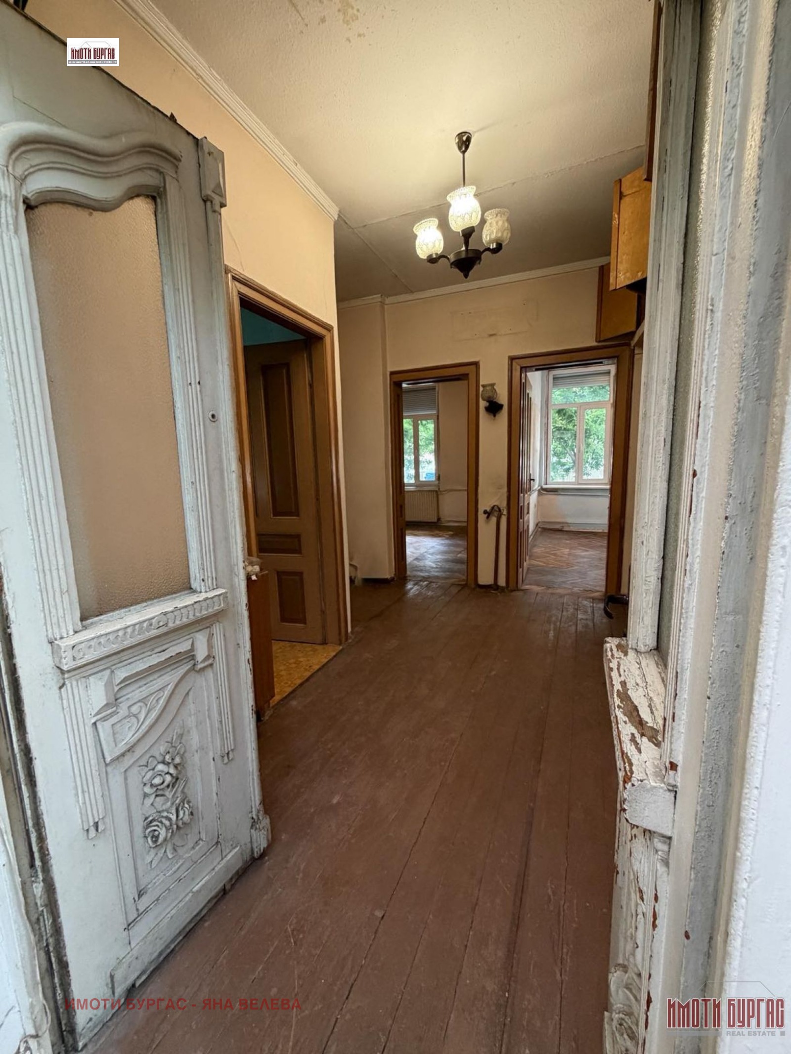 Продава ЕТАЖ ОТ КЪЩА, гр. Бургас, Център, снимка 3 - Етаж от къща - 55282043