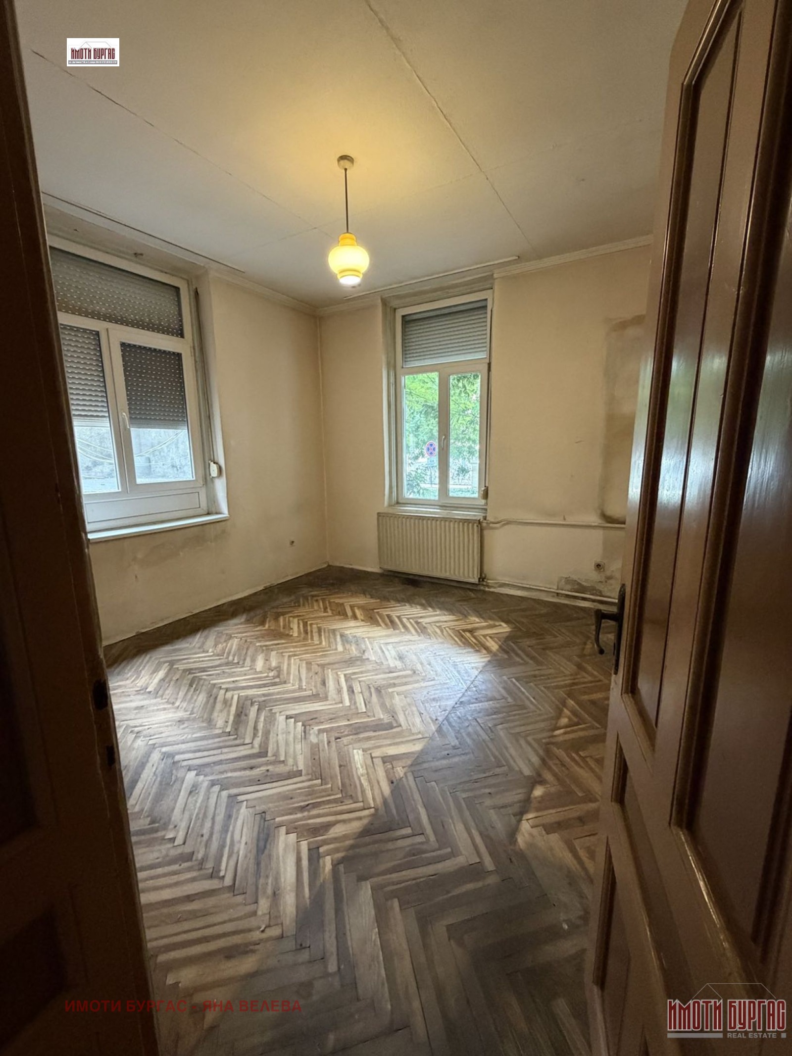 Продава ЕТАЖ ОТ КЪЩА, гр. Бургас, Център, снимка 5 - Етаж от къща - 55282043