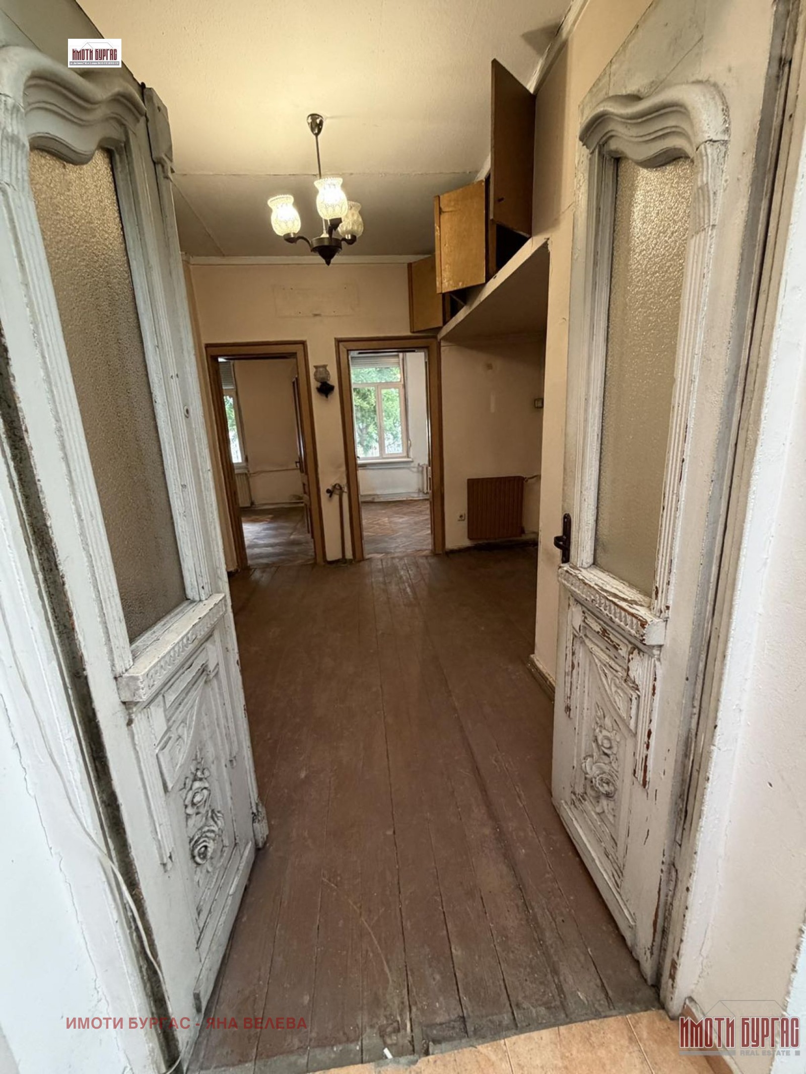 Продава ЕТАЖ ОТ КЪЩА, гр. Бургас, Център, снимка 10 - Етаж от къща - 55282043