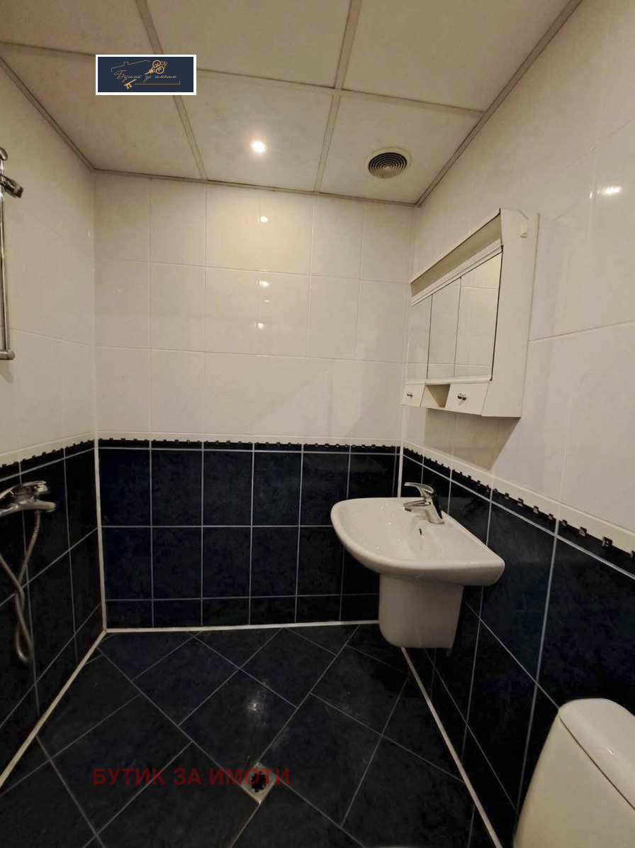Продава ЕТАЖ ОТ КЪЩА, гр. Русе, Дружба 2, снимка 9 - Етаж от къща - 56579408