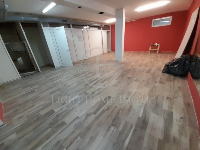 Продава  Магазин град Пловдив , Кючук Париж , 195 кв.м | 24313118