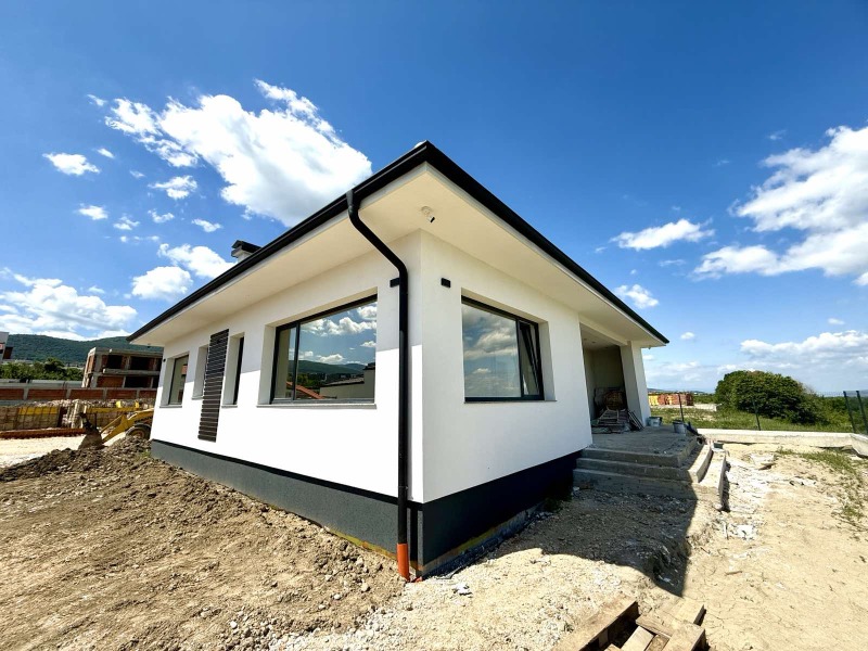 Продава КЪЩА, с. Белащица, област Пловдив