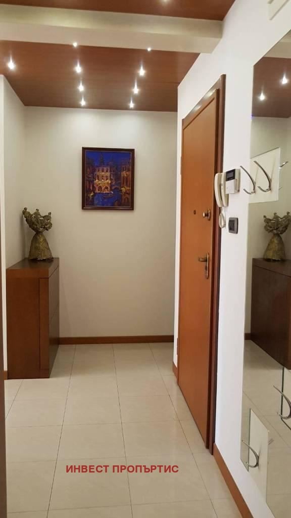 Продава 4-СТАЕН, гр. София, Център, снимка 17 - Апартаменти - 55344807