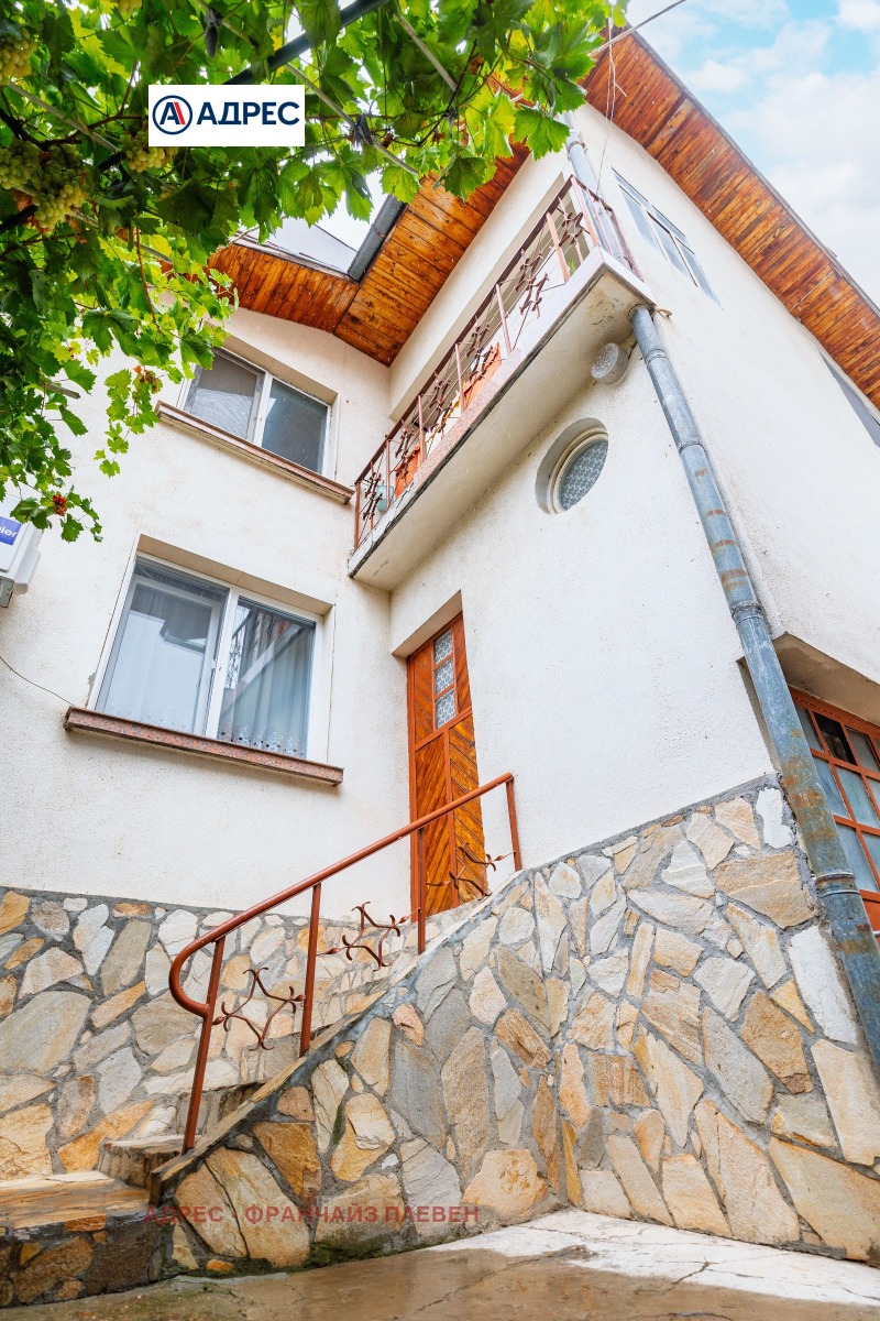 Продава КЪЩА, гр. Плевен, 9-ти квартал