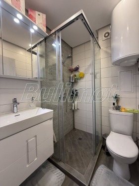 2 slaapkamers Briz, Varna 16