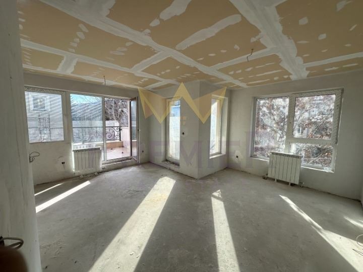 Продава 2-СТАЕН, гр. София, Бъкстон, снимка 2 - Апартаменти - 53072355