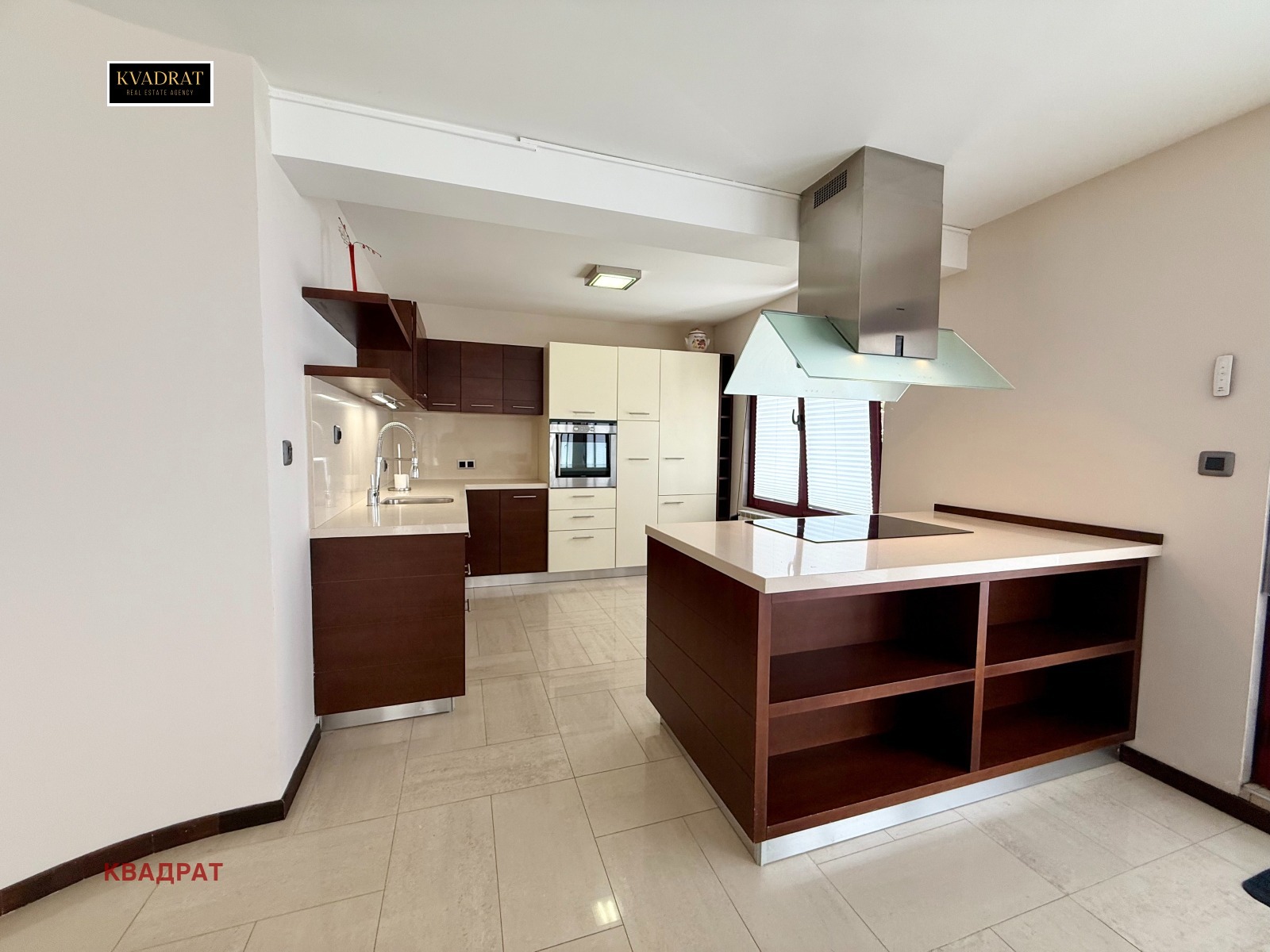 Продава 4-СТАЕН, гр. София, Княжево, снимка 2 - Апартаменти - 52037003