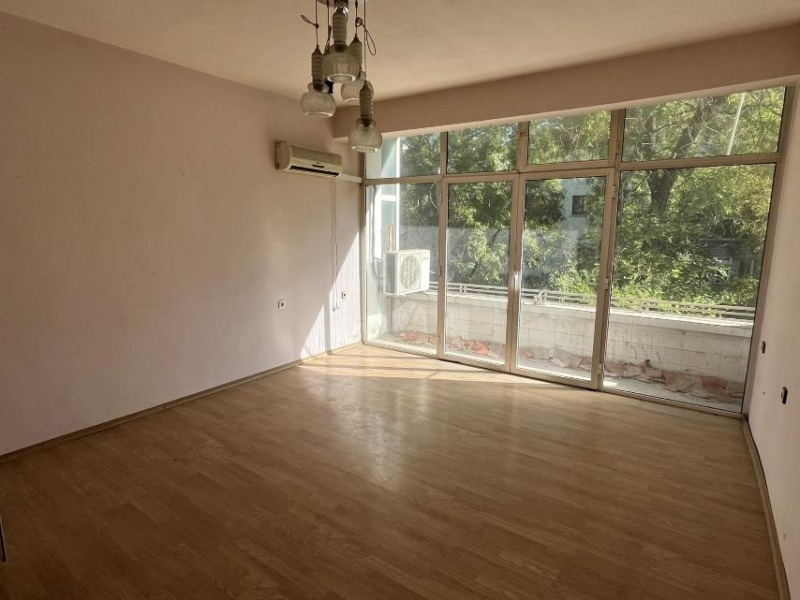 En venta  Estudio Stara Zagora , Tsentar , 42 metros cuadrados | 28612238