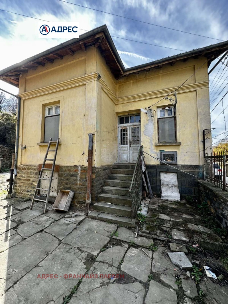 Продава КЪЩА, с. Дълбок дол, област Ловеч, снимка 3 - Къщи - 52600063