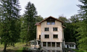 House Apriltsi, region Lovech 7