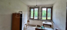 House Apriltsi, region Lovech 12