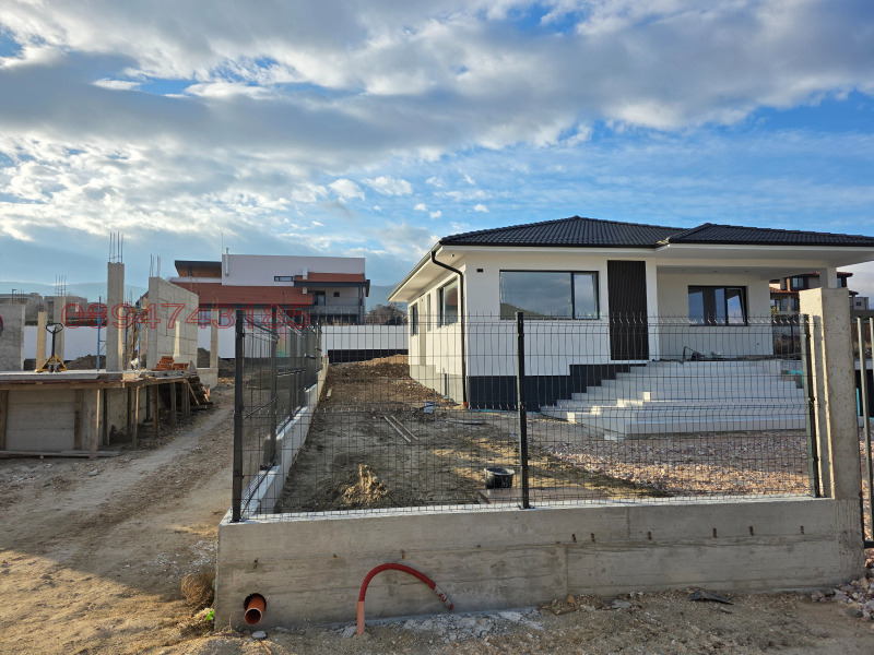 Продава КЪЩА, с. Белащица, област Пловдив, снимка 5 - Къщи - 52566001