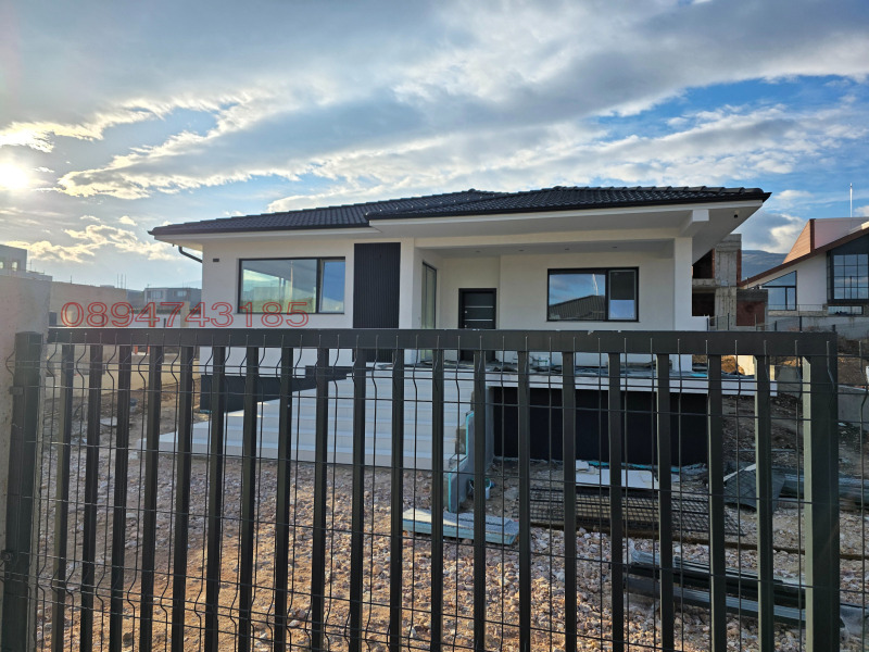 Продава КЪЩА, с. Белащица, област Пловдив