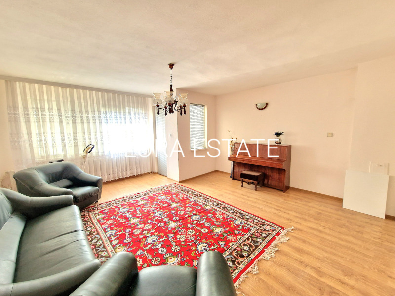 Продава  4-стаен град Добрич , Център , 153 кв.м | 51316005 - изображение [2]