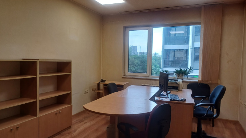 En venta  Oficina Sofia , Poduyane , 246 metros cuadrados | 75233750 - imagen [13]