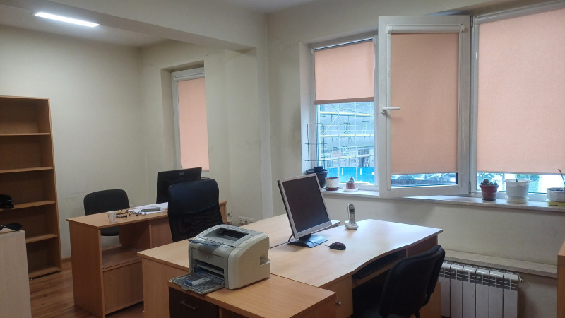En venta  Oficina Sofia , Poduyane , 246 metros cuadrados | 75233750 - imagen [7]