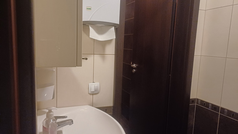 En venta  Oficina Sofia , Poduyane , 246 metros cuadrados | 75233750 - imagen [10]