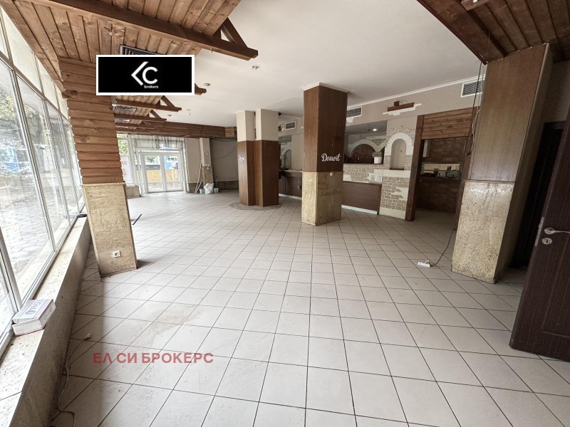 À venda  Bar; Cafeteria Sofia , Ilinden , 200 m² | 90325976