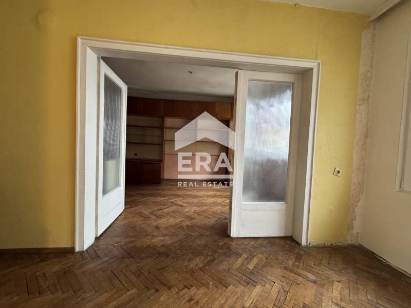 Продава 3-СТАЕН, гр. Силистра, Център, снимка 3 - Апартаменти - 53604300