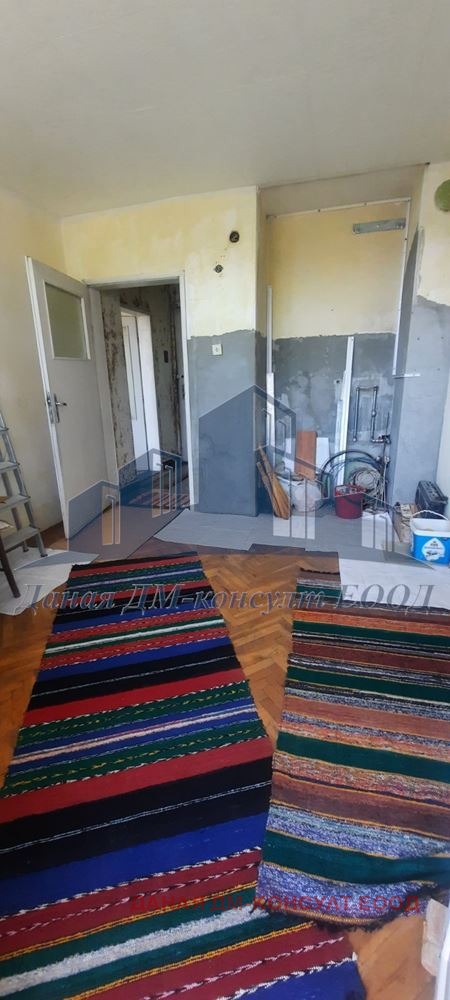 Продава  Ателие, таван, град Шумен, Математическа гимназия •  169 000 лв. • ID 97998468 — holmes.bg - [1] 
