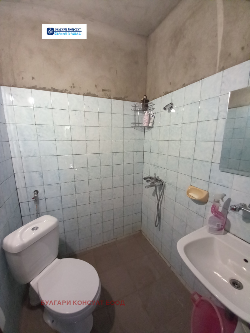 Продава  Къща област Кюстендил , с. Таваличево , 240 кв.м | 79947972 - изображение [16]