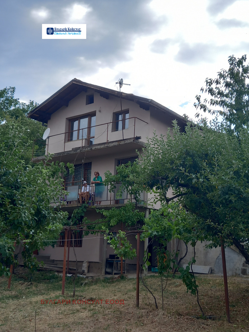 Продава  Къща област Кюстендил , с. Таваличево , 240 кв.м | 79947972 - изображение [2]