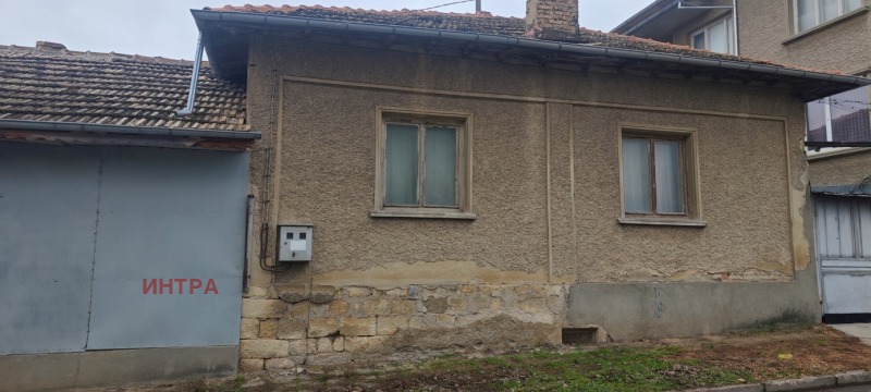 Продава КЪЩА, гр. Велики Преслав, област Шумен, снимка 3 - Къщи - 53024989