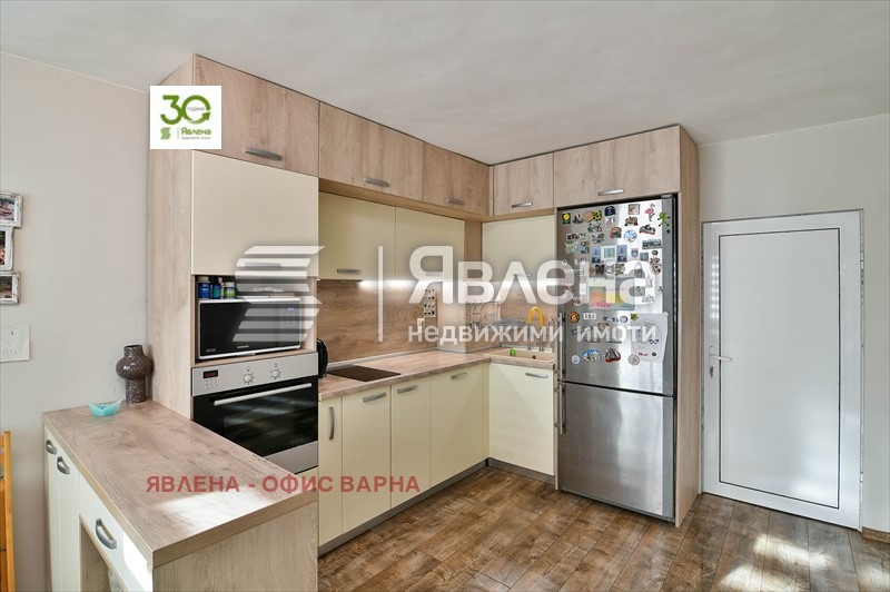 Продава МНОГОСТАЕН, гр. Варна, Център, снимка 2 - Aпартаменти - 48697649