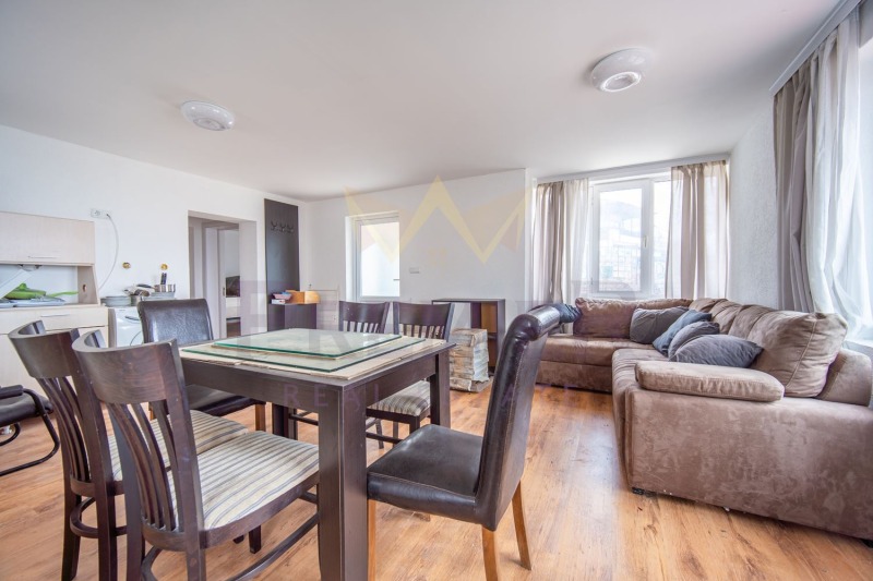 Продава КЪЩА, гр. Балчик, област Добрич, снимка 8 - Къщи - 53004453