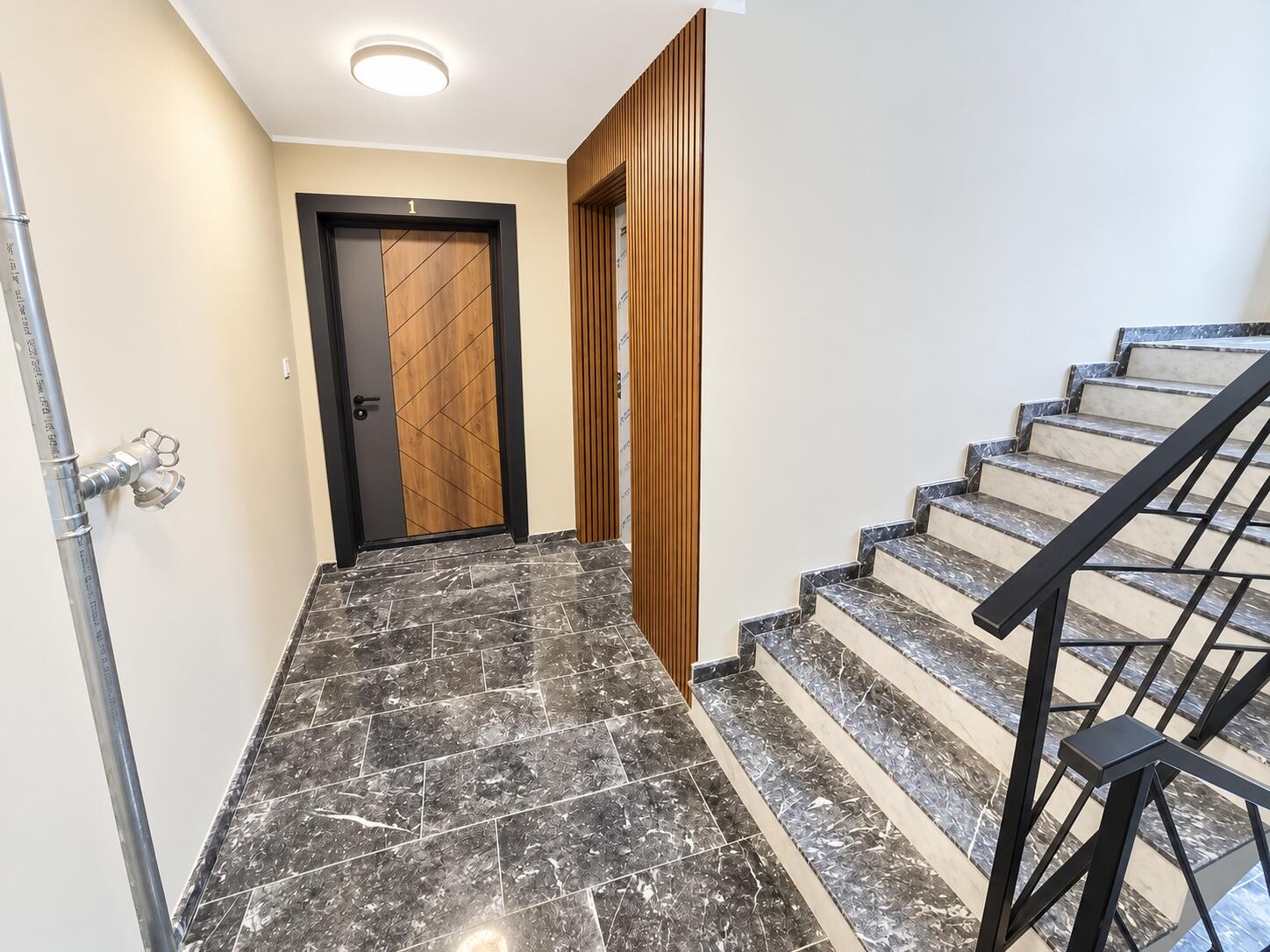 Продава 2-СТАЕН, гр. Пловдив, Център, снимка 5 - Апартаменти - 51204175