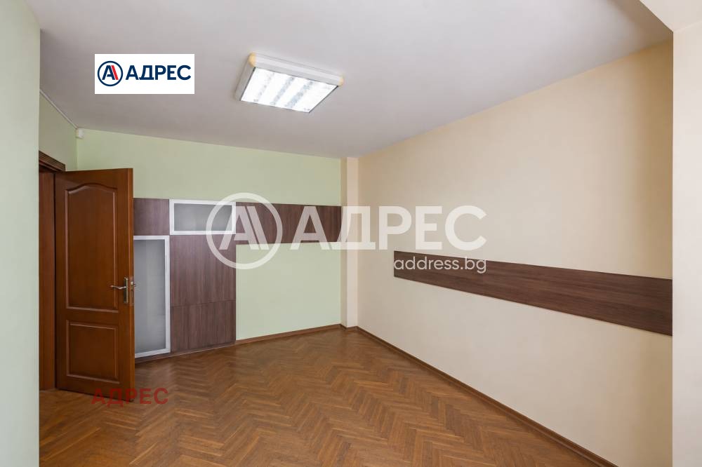 Продава МНОГОСТАЕН, гр. Варна, Център