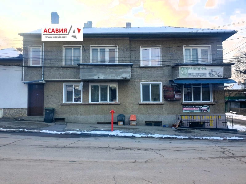 Продава ЕТАЖ ОТ КЪЩА, гр. Ловеч, Широк център, снимка 1 - Етаж от къща - 49225777