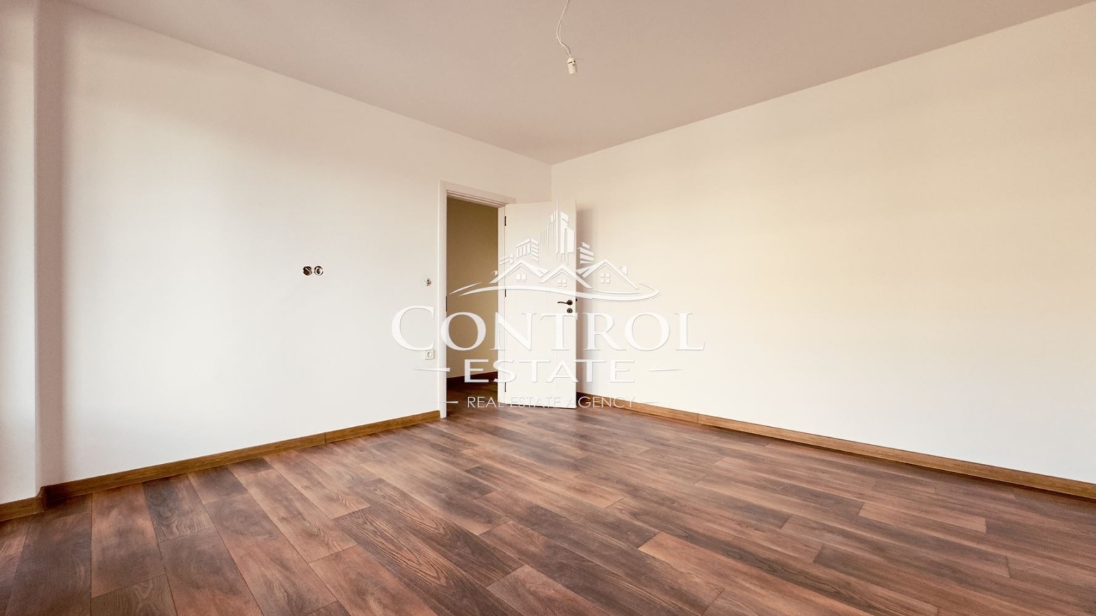 Продава 4-СТАЕН, гр. Велико Търново, Бузлуджа, снимка 4 - Апартаменти - 55704720