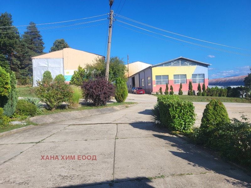 Till salu  Industribyggnad region Lovech , Patresjko , 3313 kvm | 28514979 - bild [2]