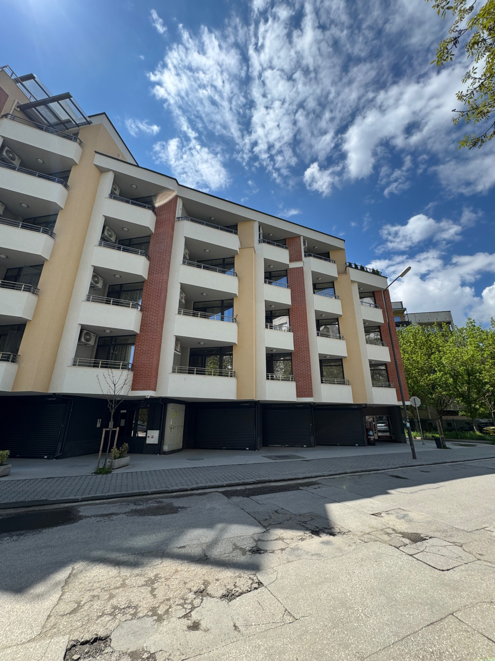 Продава ГАРАЖ, ПАРКОМЯСТО, гр. Пловдив, Тракия, снимка 4 - Гаражи и паркоместа - 55937961