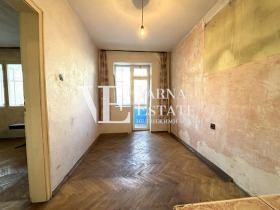 1 chambre Tsentar, Varna 9