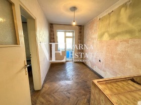 1 chambre Tsentar, Varna 8