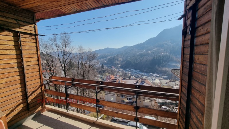 Продава 4-СТАЕН, гр. Смолян, Каптажа, снимка 15 - Апартаменти - 53266073