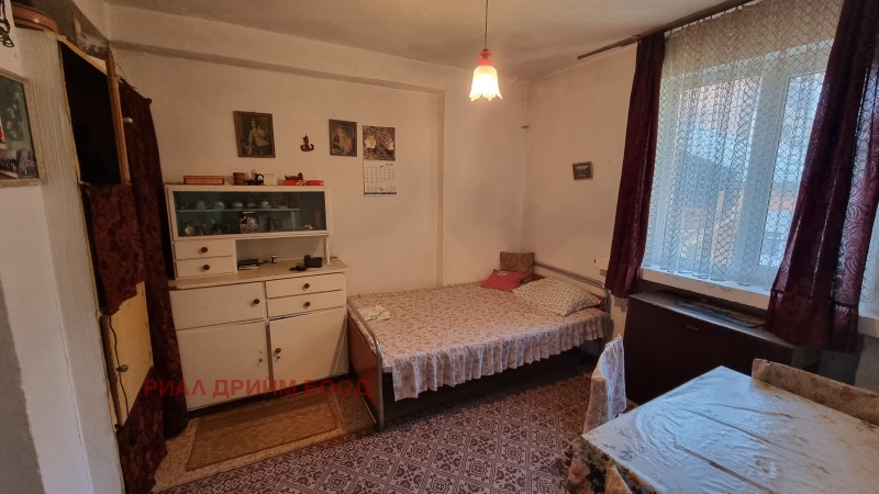 Продава 4-СТАЕН, гр. Смолян, Каптажа, снимка 10 - Апартаменти - 53266073