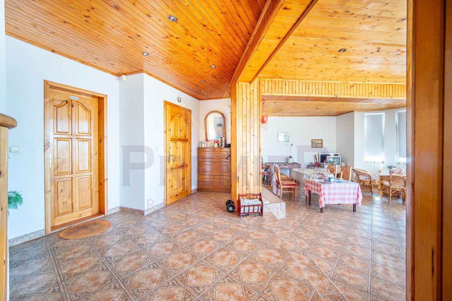 Продава КЪЩА, гр. Балчик, област Добрич, снимка 2 - Къщи - 56717907