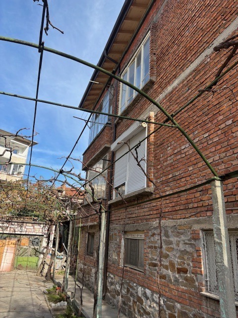 Продава ЕТАЖ ОТ КЪЩА, гр. Пловдив, Мараша, снимка 2 - Етаж от къща - 52404826