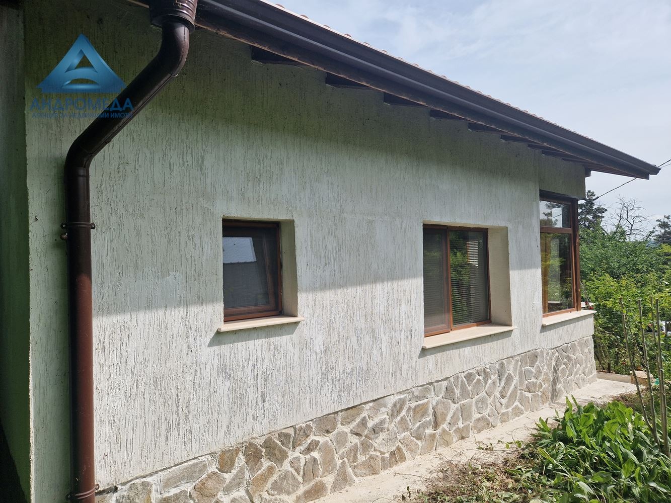 Продава КЪЩА, гр. Плевен, Широк център, снимка 2 - Къщи - 48064885