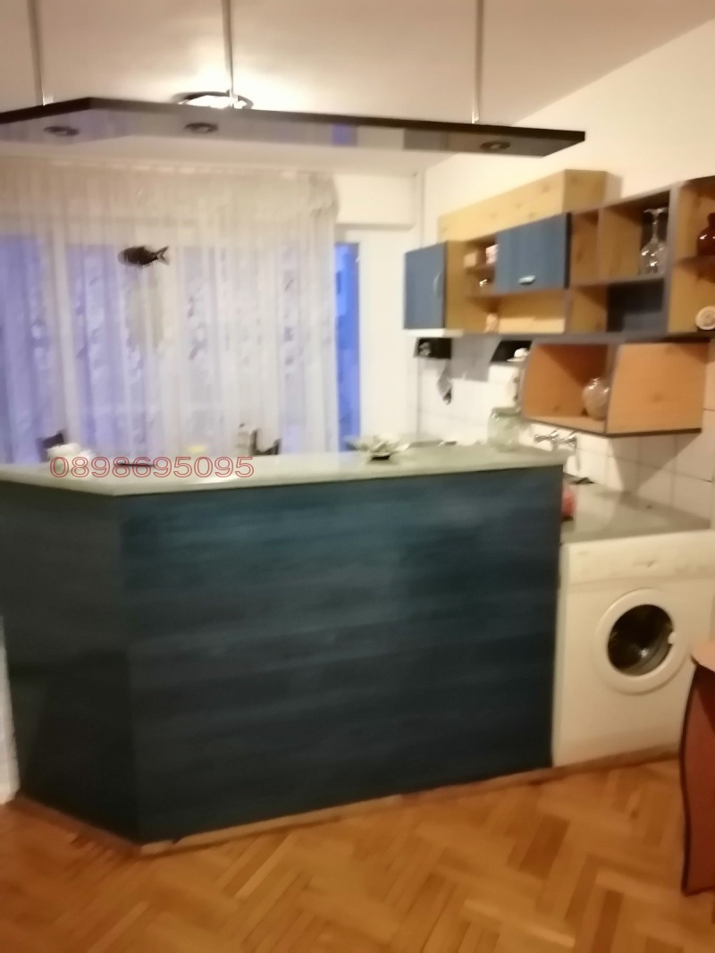 Продава 2-СТАЕН, гр. Перник, Изток