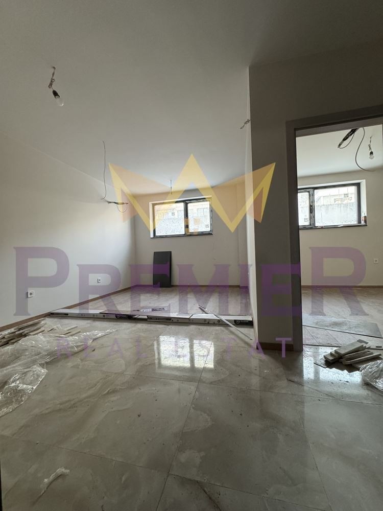 Na sprzedaż  1 sypialnia Warna , Briz , 44 mkw | 67895439 - obraz [2]