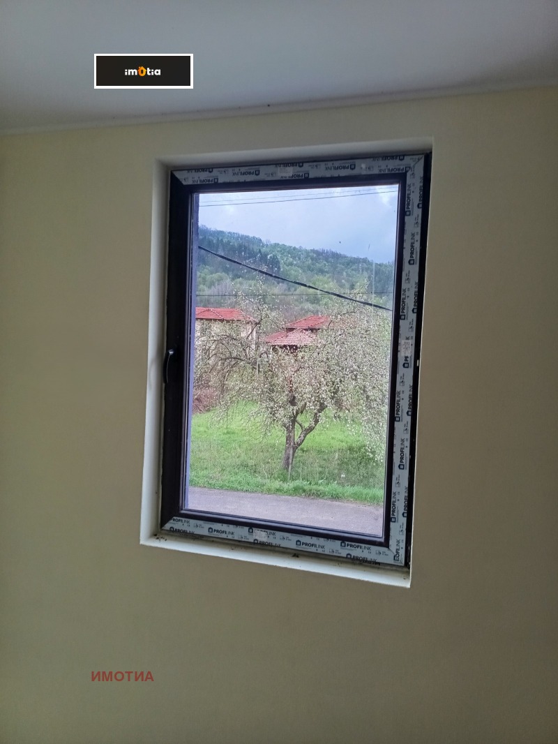 Продава КЪЩА, гр. Априлци, област Ловеч, снимка 2 - Къщи - 52752058