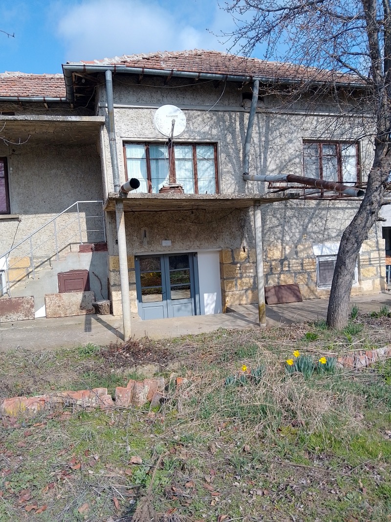 Продава КЪЩА в област Разград, с. Просторно - 65 кв.м / 35 790.43 € » 70 000 лв., РОС -НЕДВИЖИМИ ИМОТИ