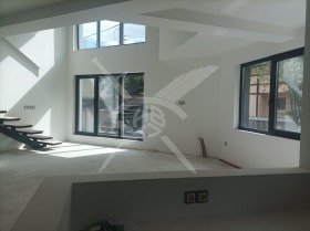 Casa Lozen, Sofia 1