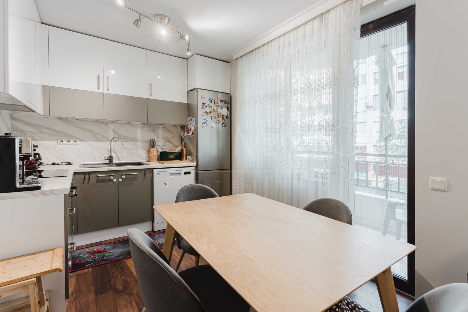 Продава 3-СТАЕН, гр. Бургас, Изгрев, снимка 3 - Апартаменти - 56734913