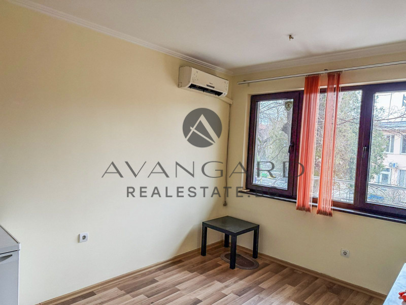 Продава 2-СТАЕН в град Пловдив, Център - 38 кв.м / 111 995 € » 219 043.18 лв., АВАНГАРД РИЪЛ ЕСТЕЙТ