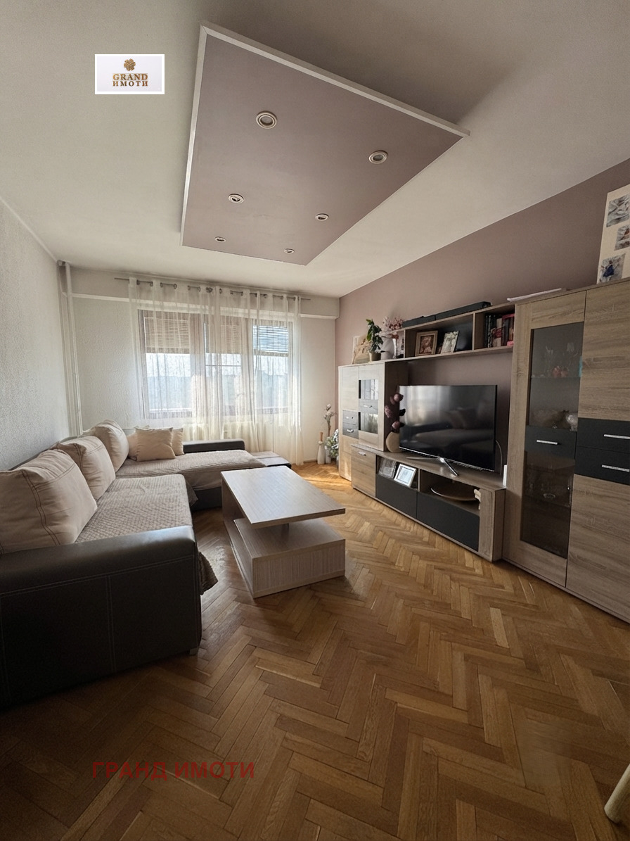 Продава  3-стаен град Русе , Възраждане , 85 кв.м | 47744248